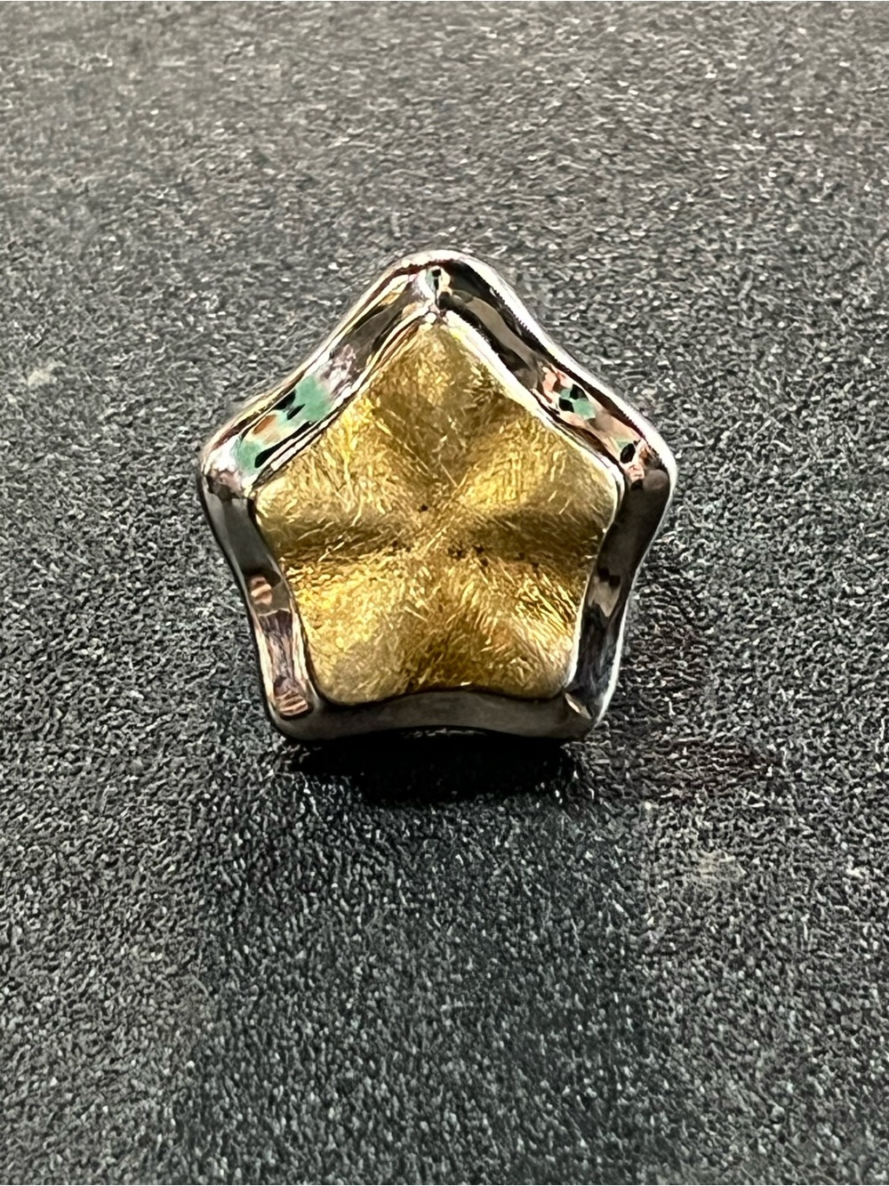 Sterling Silver Star Ring with yellow brushed center star. 925. Sz 7. - Picture 6 of 9